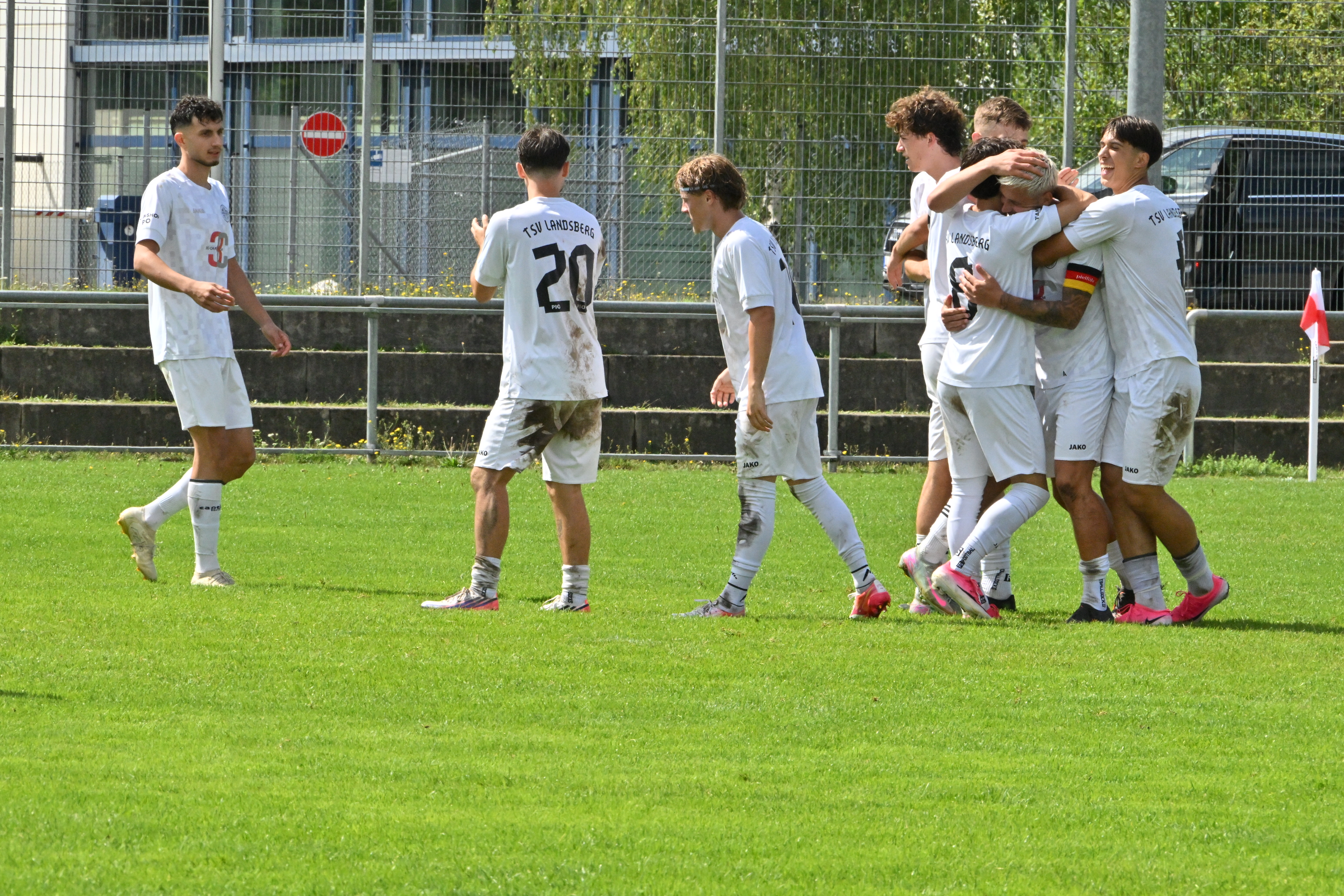 TSV II bleibt Spitze, Füchse remis, Igling verliert