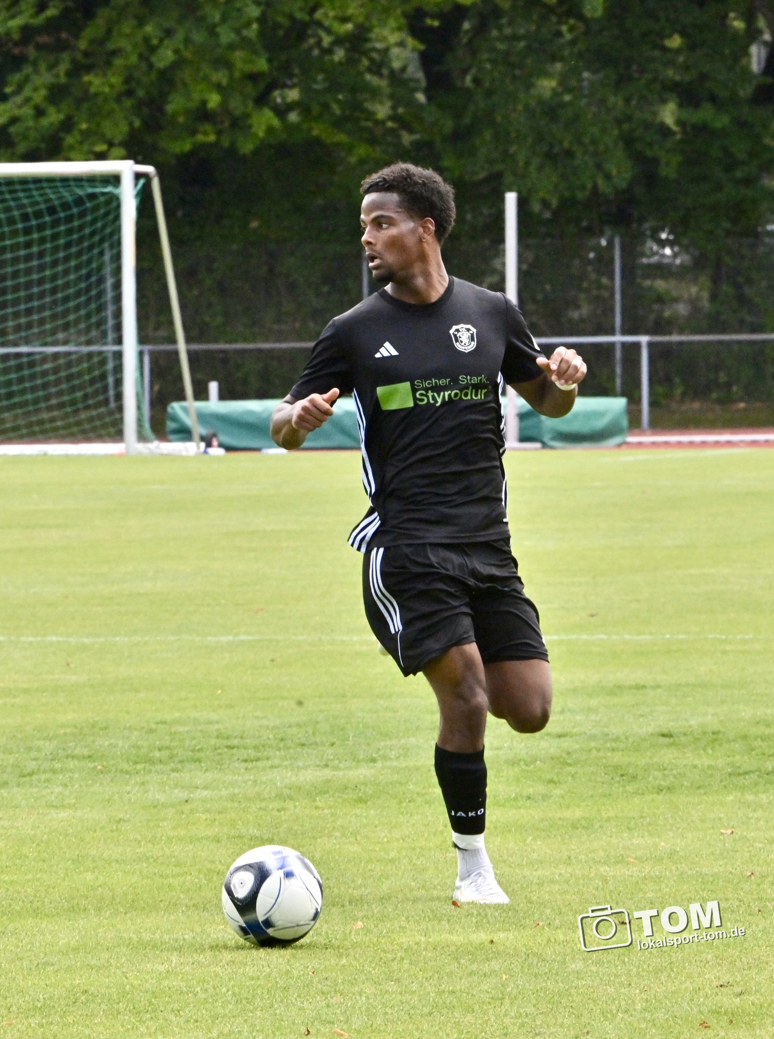 Die Bilder vom 3:0-Sieg des VfL Kaufering in Königsbrunn – Foto 10