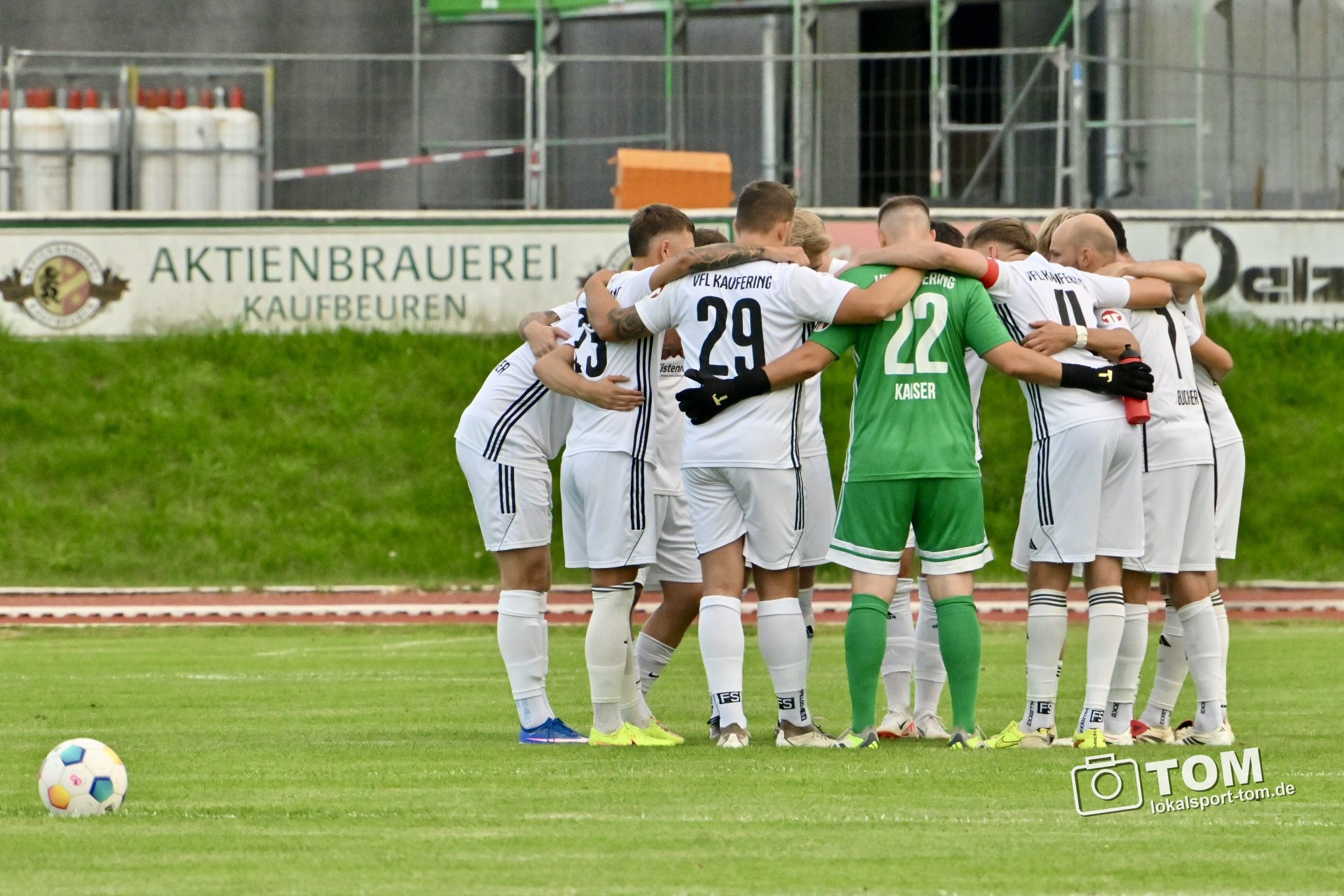 "Butcha" schießt Kaufering zum Sieg in Kaufbeuren – Foto 1