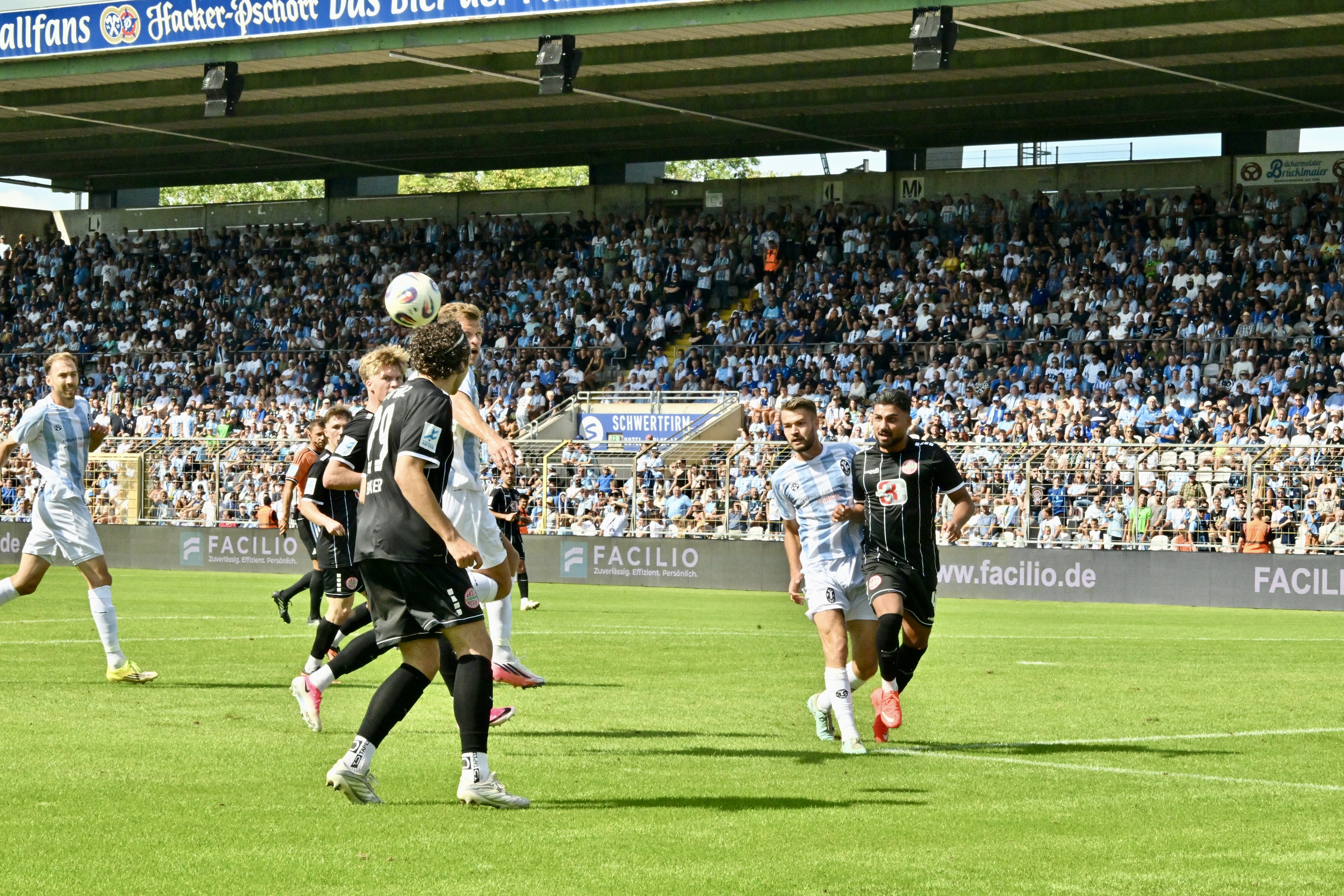 Zusatzbild 2 zu Tolles 1:1! Landsberg holt Punkt bei 1860